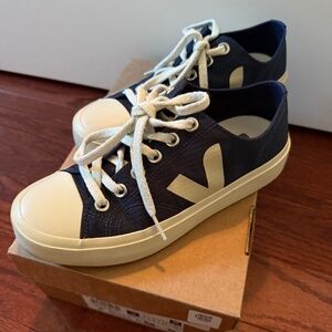 Veja size 7 / 38 Blue Wata II Low Ripstop